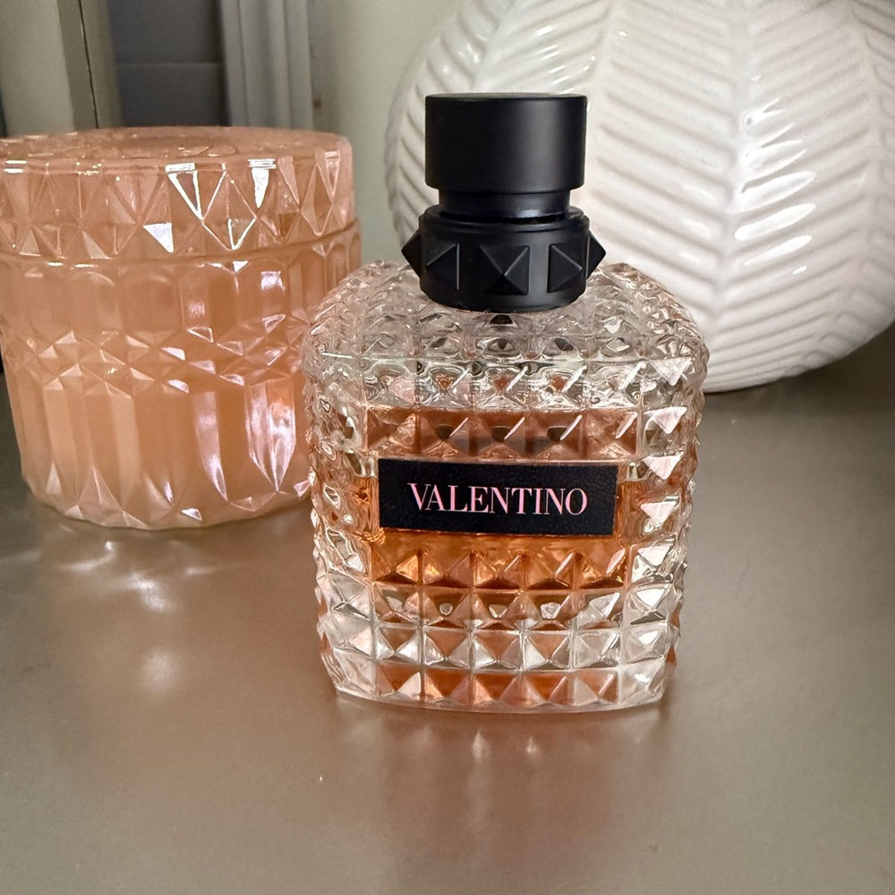 Valentino Donna Born In Roma Eau de Parfum with Bourbon